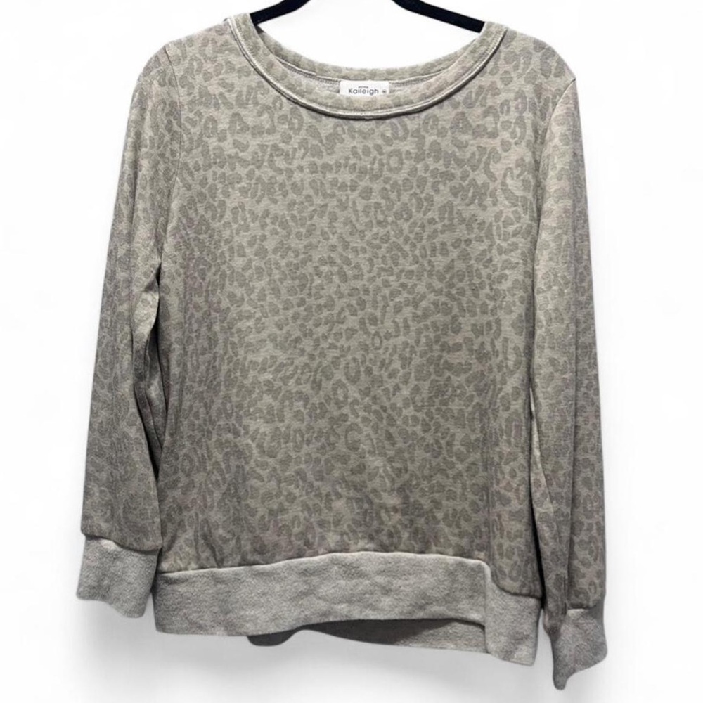 Kaileigh Light Gray Animal Print Top